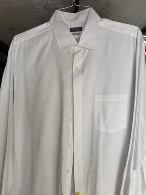 Van Heusen Men’s White Long-Sleeve Dress Shirt with Chest Pocket